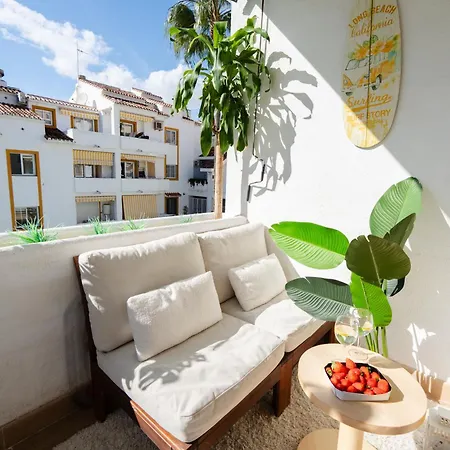 Penthouse 5 Min From The With Balcony And Pool Access Marbella