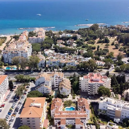 Penthouse 5 Min From The With Balcony And Pool Access Marbella