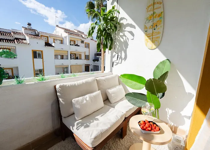 Penthouse 5 Min From The With Balcony And Pool Access Marbella