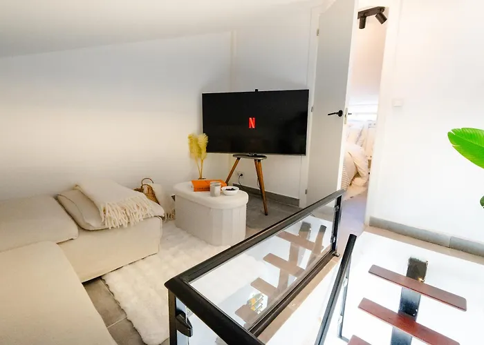 Lejlighed Penthouse 5 Min From The With Balcony And Pool Access *
